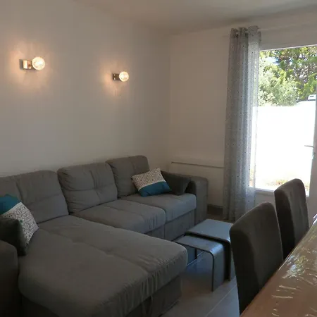 Hébergement de vacances Maison La Tranche-sur-mer, 5 Pièces, 7 Personnes - Fr-1-194-245